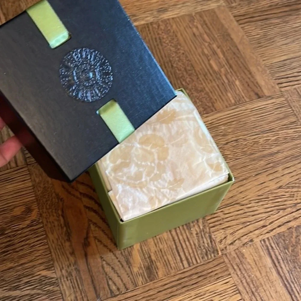 NIB Heart Shape Soap Honey & Aloe